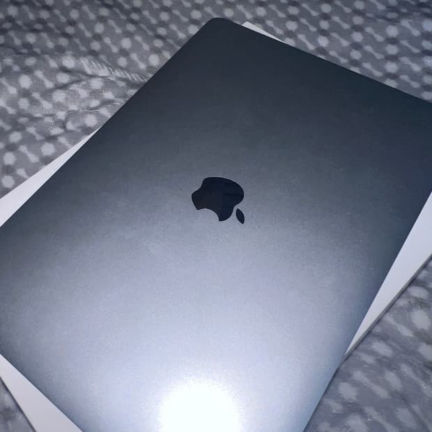 맥북에어 M1 8/256 스페이스 그레이