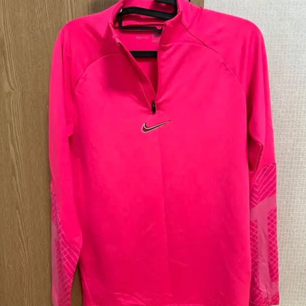 나이키 드릴탑 s사이즈