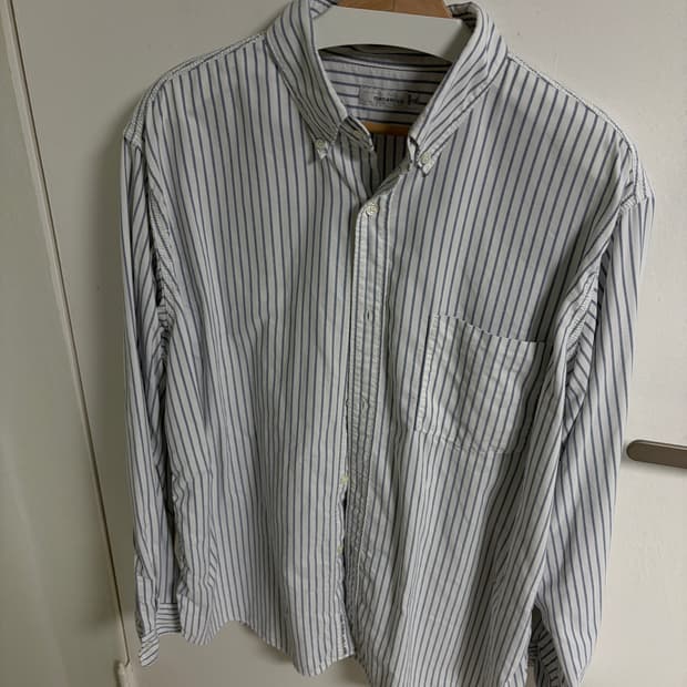 나나미카 버튼다운 스트라이프 윈드셔츠 화이트