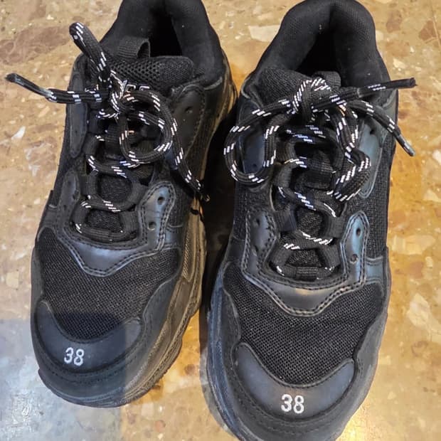 발렌시아가 트리플 s 