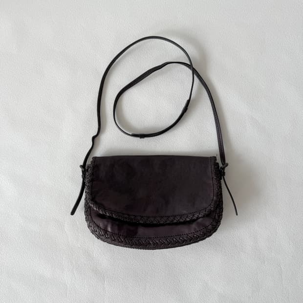 보테가 베네타(Bottega Veneta) 레더 크로스백(ITALY) 2