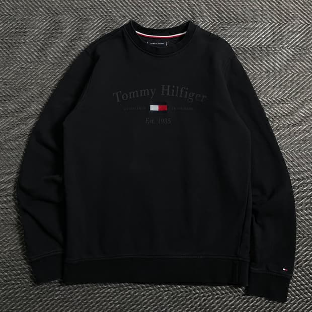 타미힐피거 센터 자수로고 맨투맨 블랙o 4512