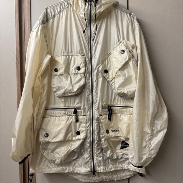 Barbour x and Wander a7 바람막이 자켓