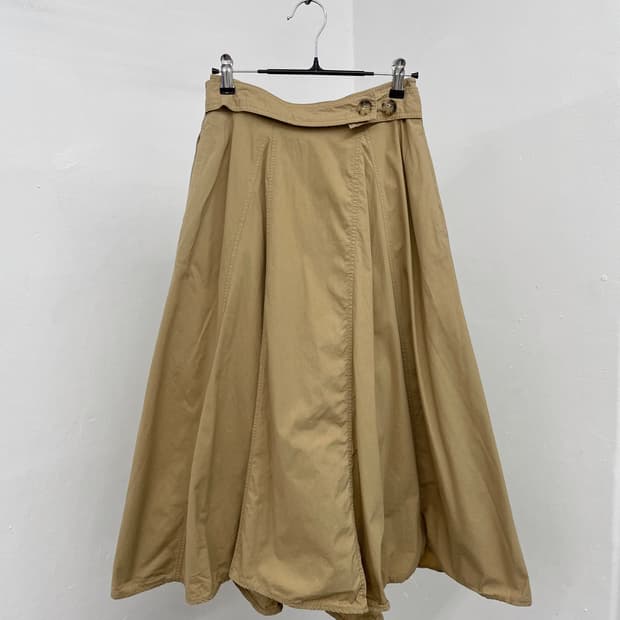 브라운 핀턱 버튼 롱스커트