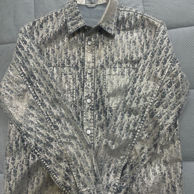 디올 카스리셔츠