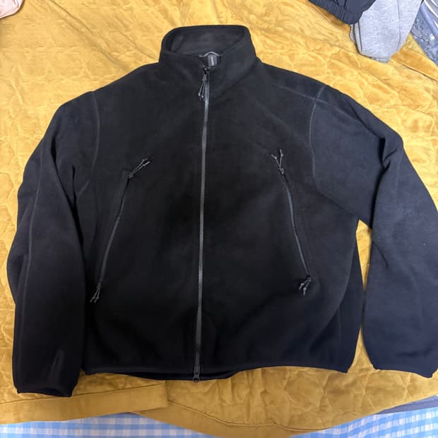 언어펙티드 에센셜 후리스 S 이번 신상