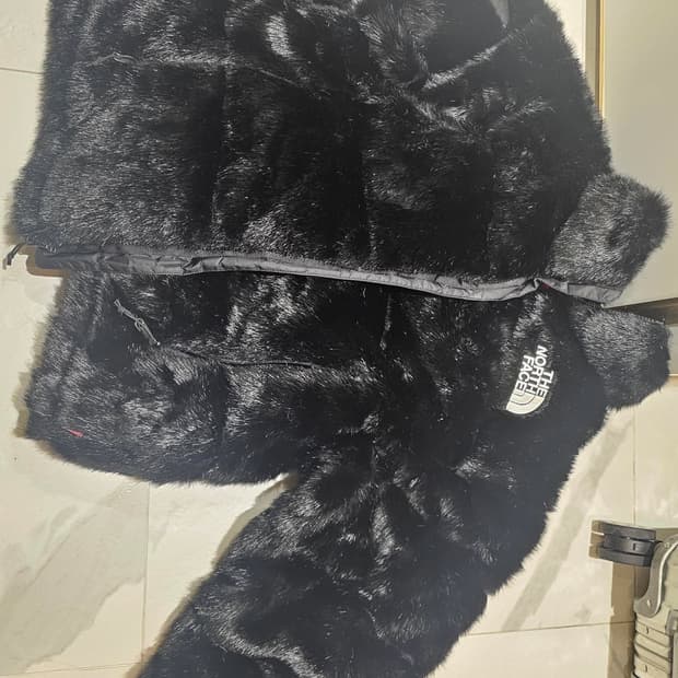 슈프림x노스페이스 포우 퍼 눕시자켓 m사이즈