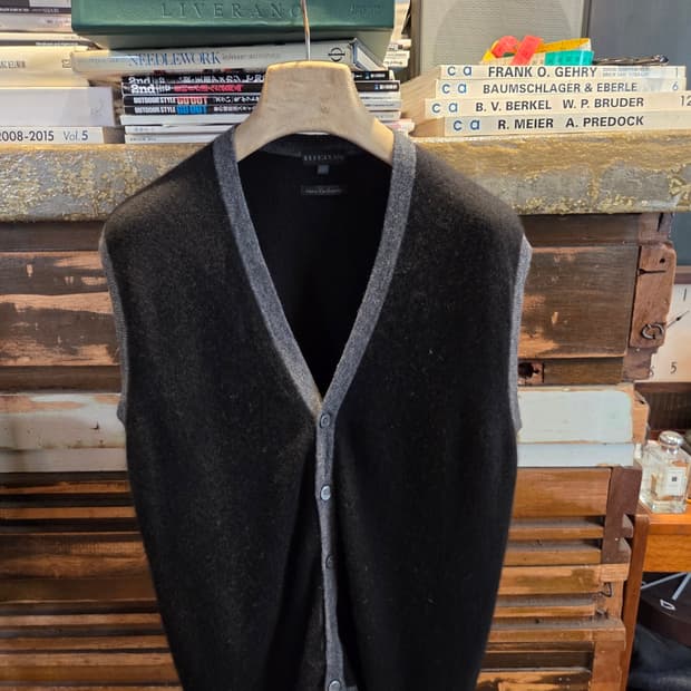 힐톤 캐시미어 베스트