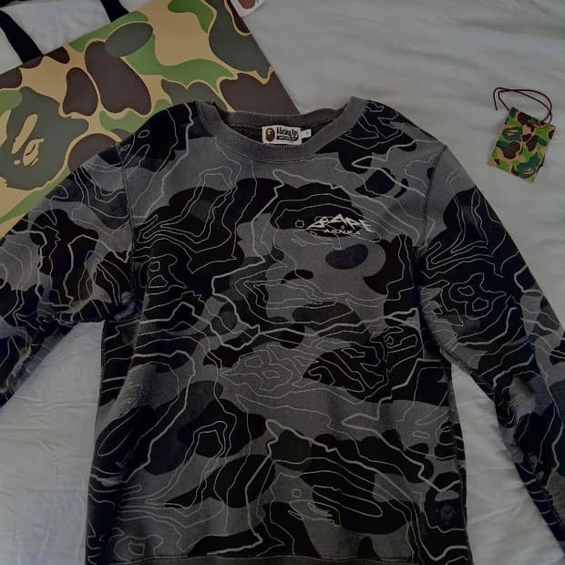 베이프 리플렉티브 맨투맨,레이어드 라인(카모)