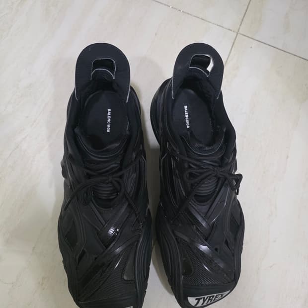 발렌시아가 타이렉스 블랙 43