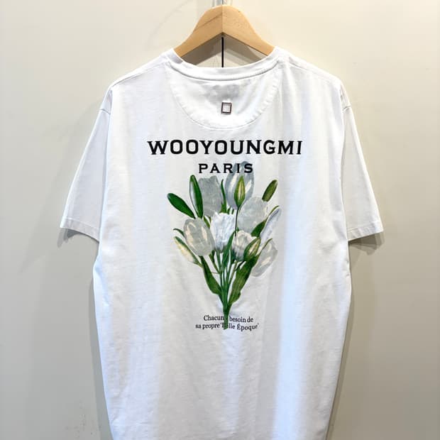 22SS 우영미 플라워 프린트 백로고 반팔 티셔츠