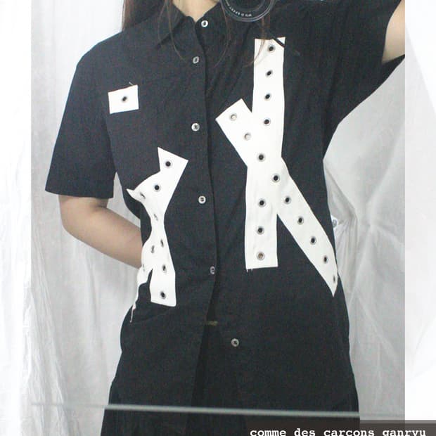 eyelet patch half shirt