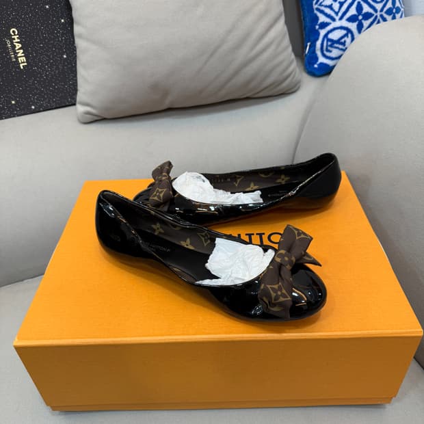 루이비통 포피 발레리나 플랫슈즈 36.5사이즈 