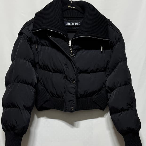 36 자크뮈스 두둔 카라코 크롭 패딩