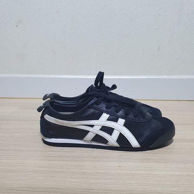 오니츠카타이거 맥시코 66 스니커즈 240