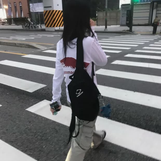 탄산마그네슘 롱슬리브 화이트/레드