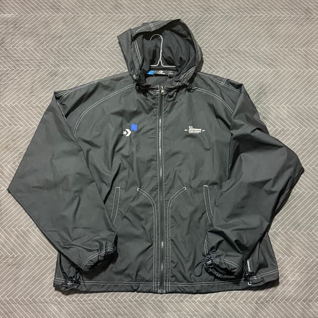 컨버스 x 아더에러 쉐입스 라이트 자켓 XL