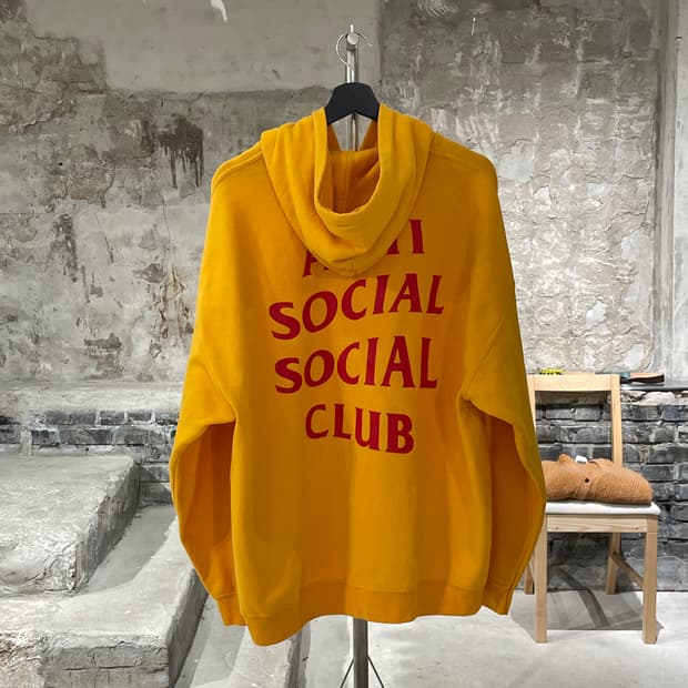 안티 소셜 소셜 클럽 x dhl 옐로우 스펠링 후디