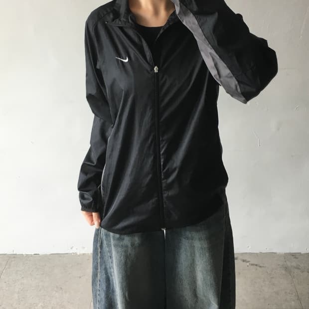 나이키 스우시 바람막이