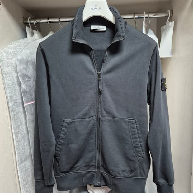 한글택 23SS 스톤아일랜드 집업 블랙 95-M