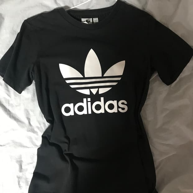 아디다스 반팔 s