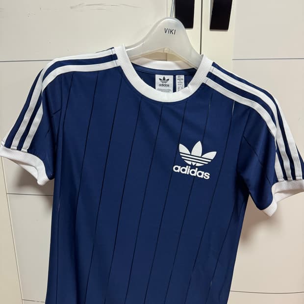 아디다스 반팔티 