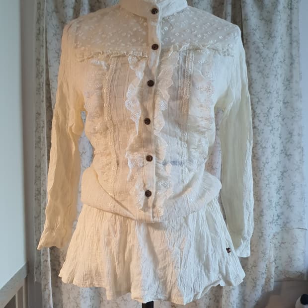 [빈티지] 아이보리 레이스 블라우스