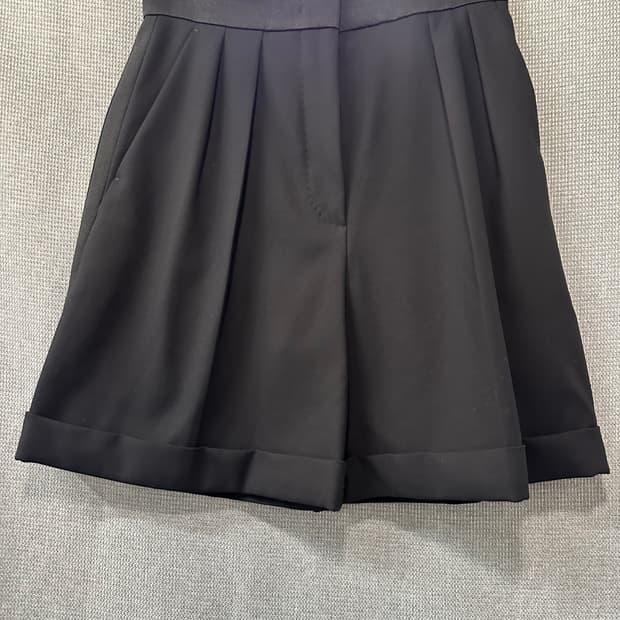 Max Mara 블랙 테일러드 쇼츠
