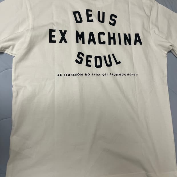 데우스 엑스마키나 서울 반팔 새상품 m