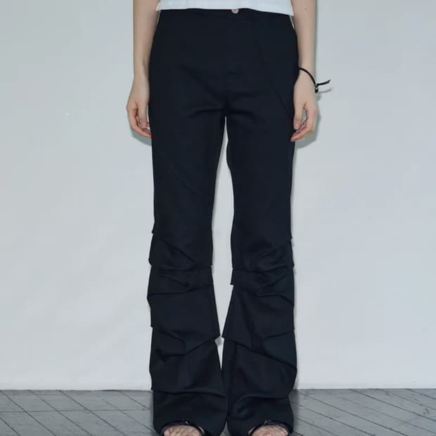 시스에이 이레귤러 코튼 플레어 턱 팬츠 s