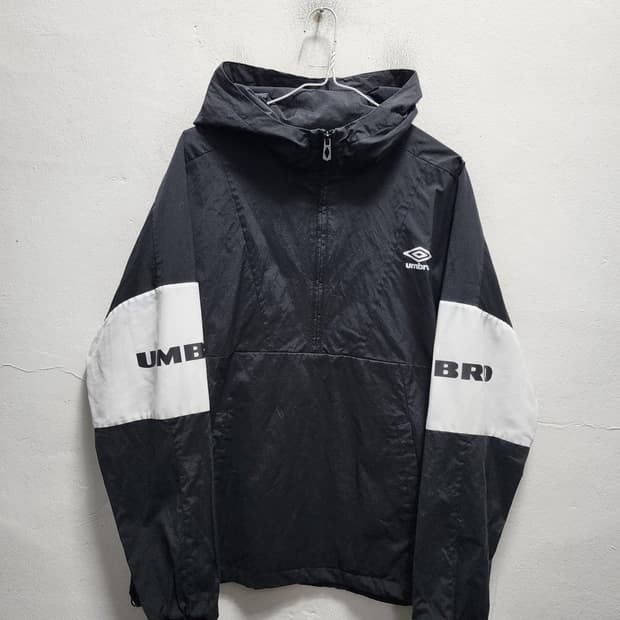 엄브로 오레오배색 바람막이 아노락