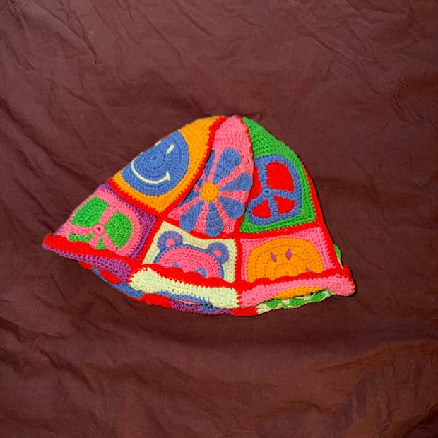 모스치노 심볼즈 버킷햇