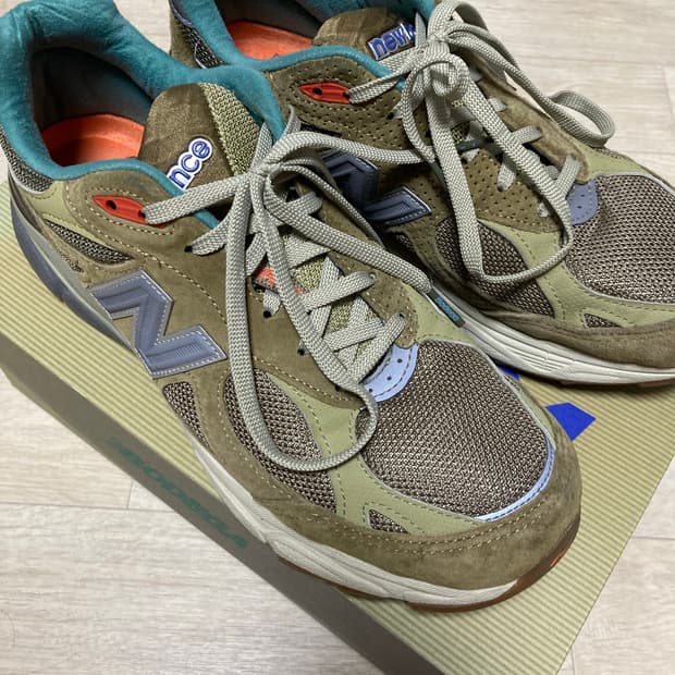 뉴발란스 보데가 990V3 US9
