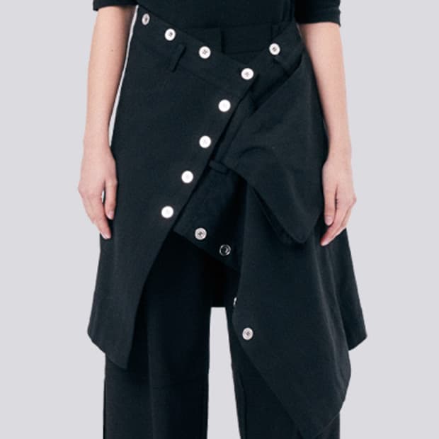 할로미늄 버튼 랩스커트 에크루