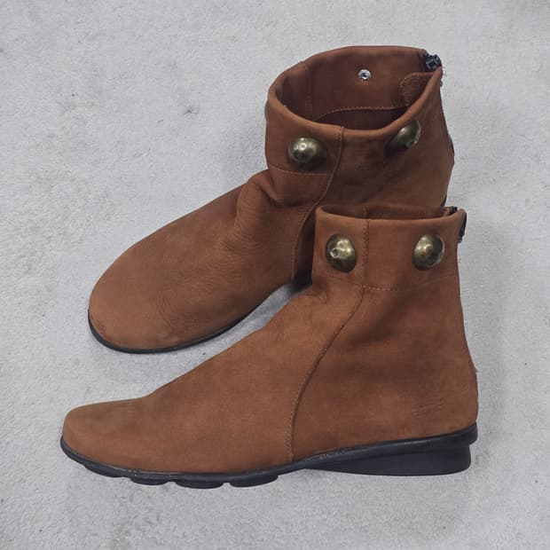 아르케 레더 스웨이드 앵클 부츠 37