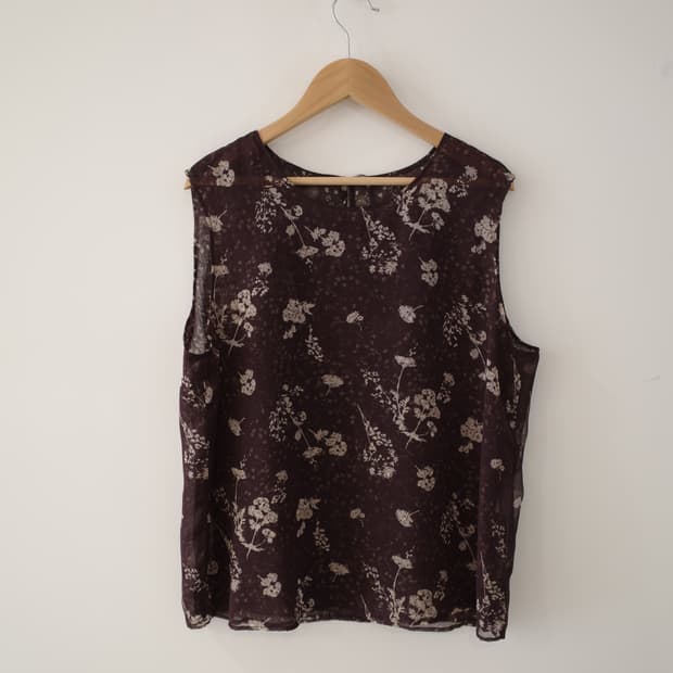 Brown flower sleeveless 
