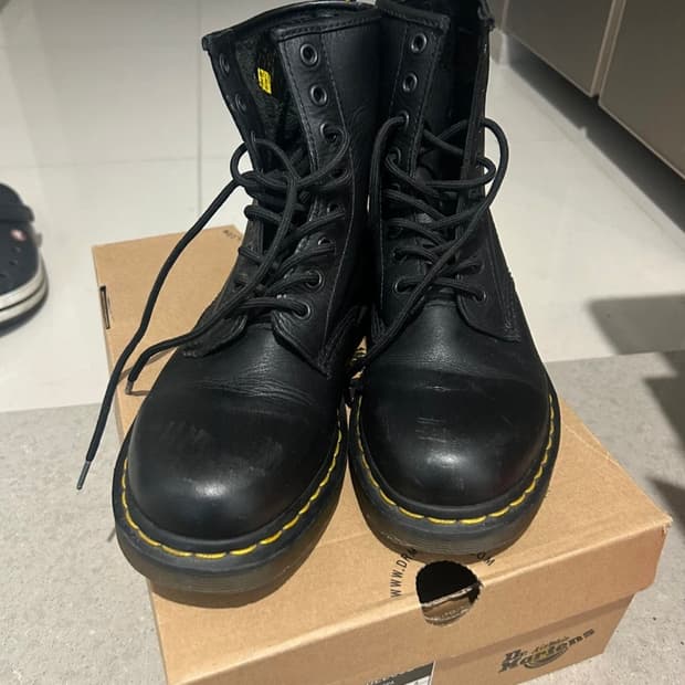 닥터마틴 1460 나파 레더 레이스업 부츠