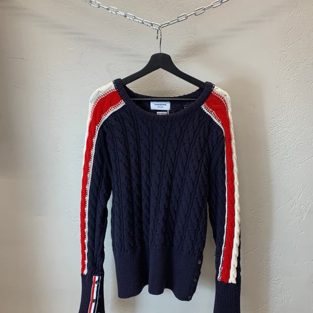 톰브라운 배색 니트