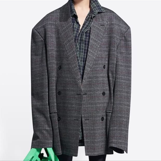 발렌시아가 엔지니어드 블레이저