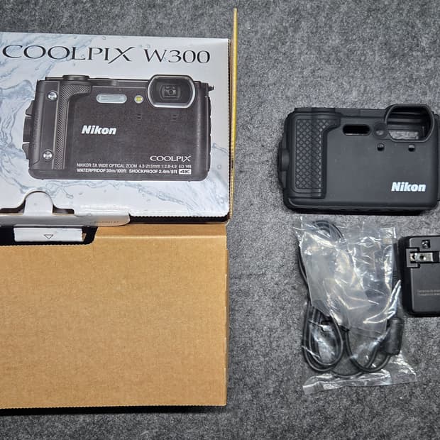 [급처] 니콘 W300 풀박스 민트급 / 사용횟수 적음