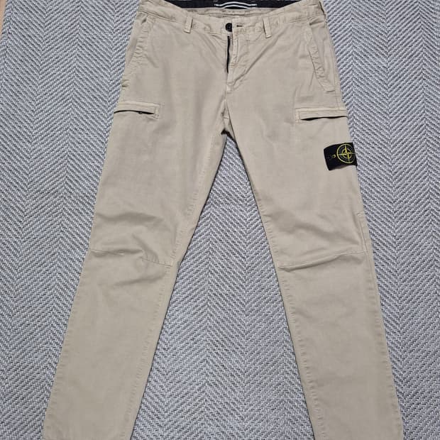 한글택 새상품급 30-M 스톤아일랜드 카고바지 베이지색