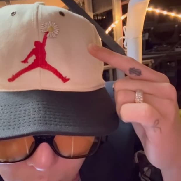 90/S 나이키조던 빈티지 지드래곤 모자팔아요 (희귀)