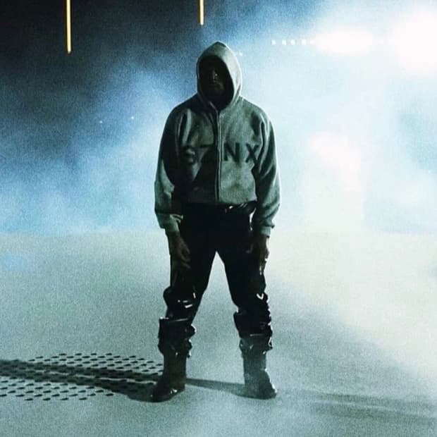 YEEZY(이지)/ HD-10 Grey/ 2 판매합니다.