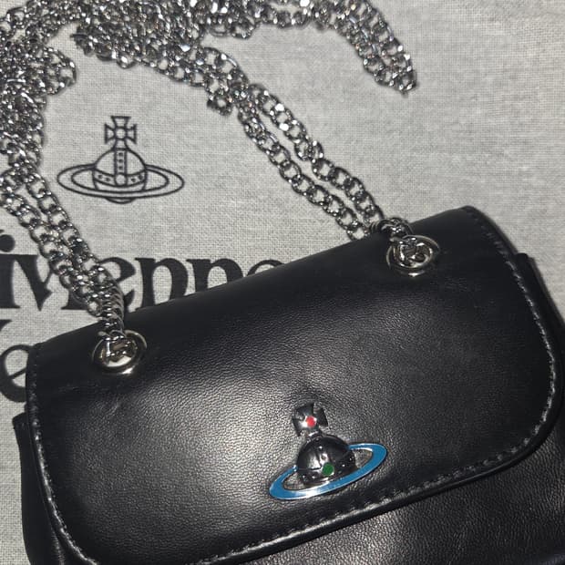 비비안웨스트우드 나파 스몰 체인백
