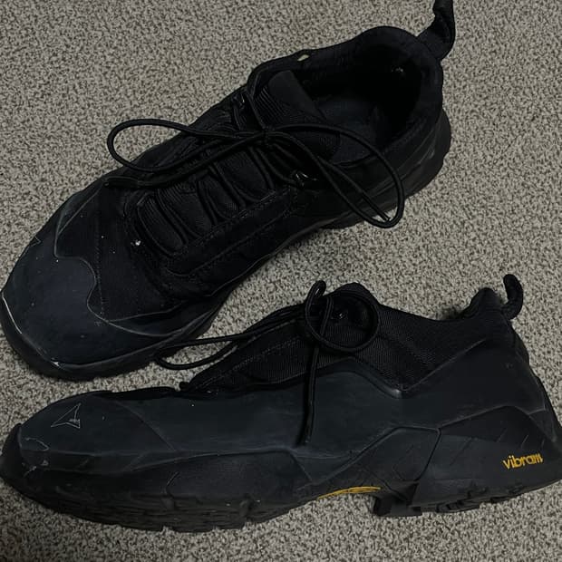 (44)로아 카타리나 블랙