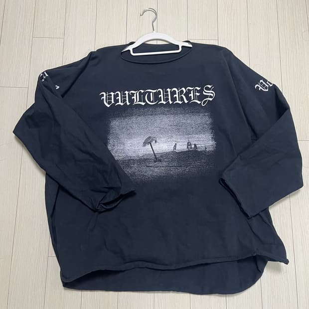 이지 벌쳐스 롱슬리브 2