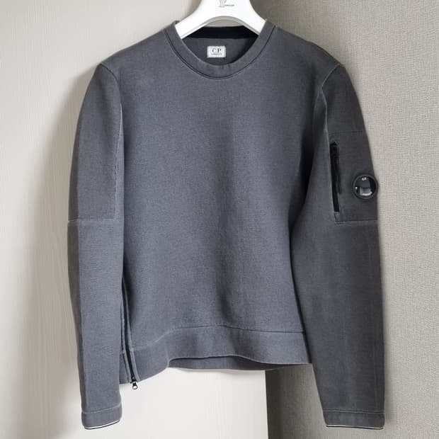 cp컴퍼니 네오프렌 맨투맨