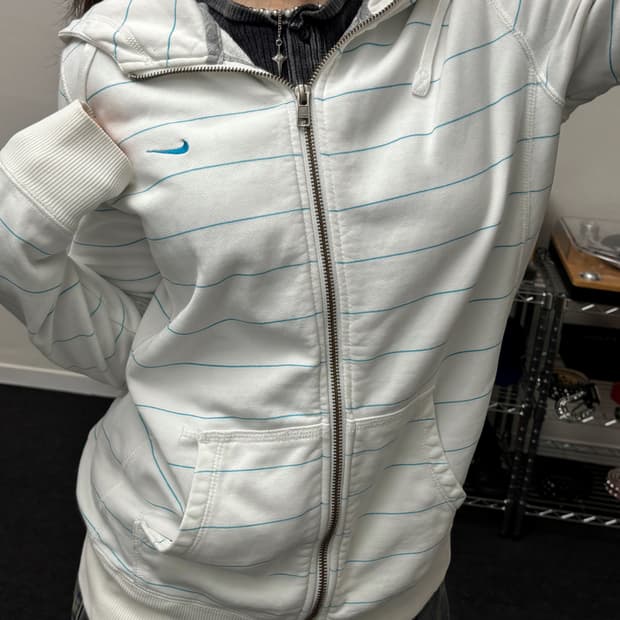 나이키 00s 스트라이프 화이트 후드집업