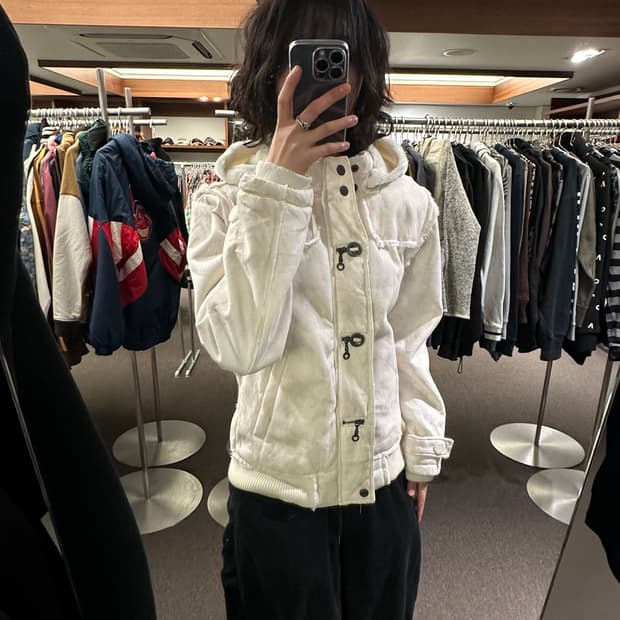 L)In the attic 빈티지 스노우 화이트 후드 코트