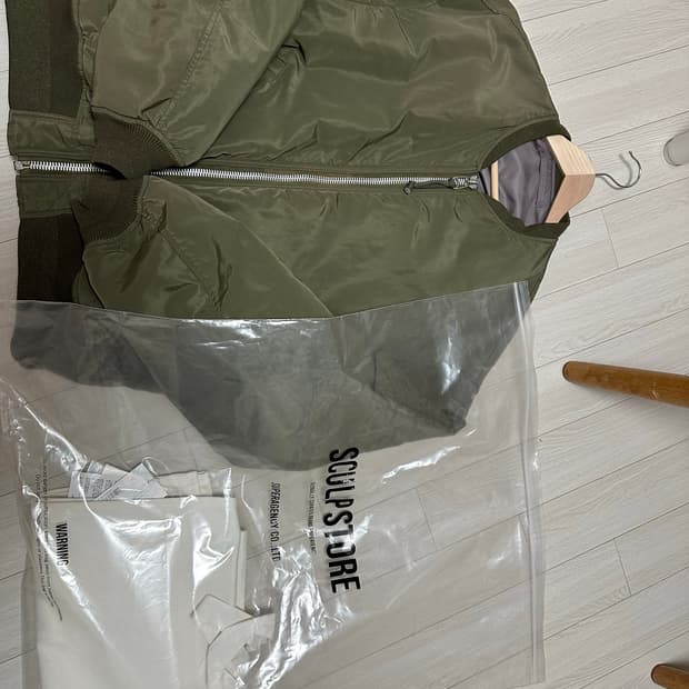 비즈빔 25fw 토르손 올리브 ma-1 마원 자켓 사이즈 4 팝니다